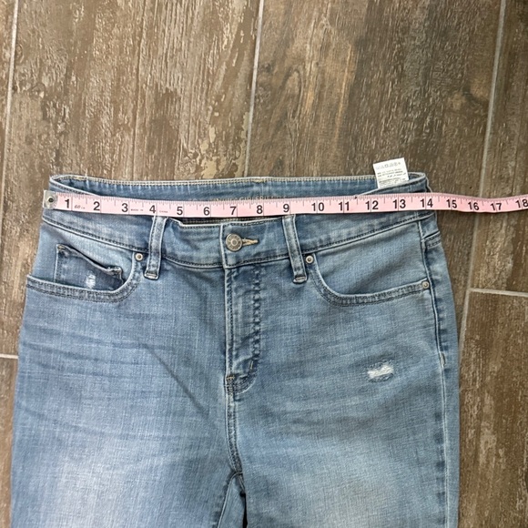 Chico's Light Blue Girlfriend slim leg crop Jeans - Picture 8 of 12